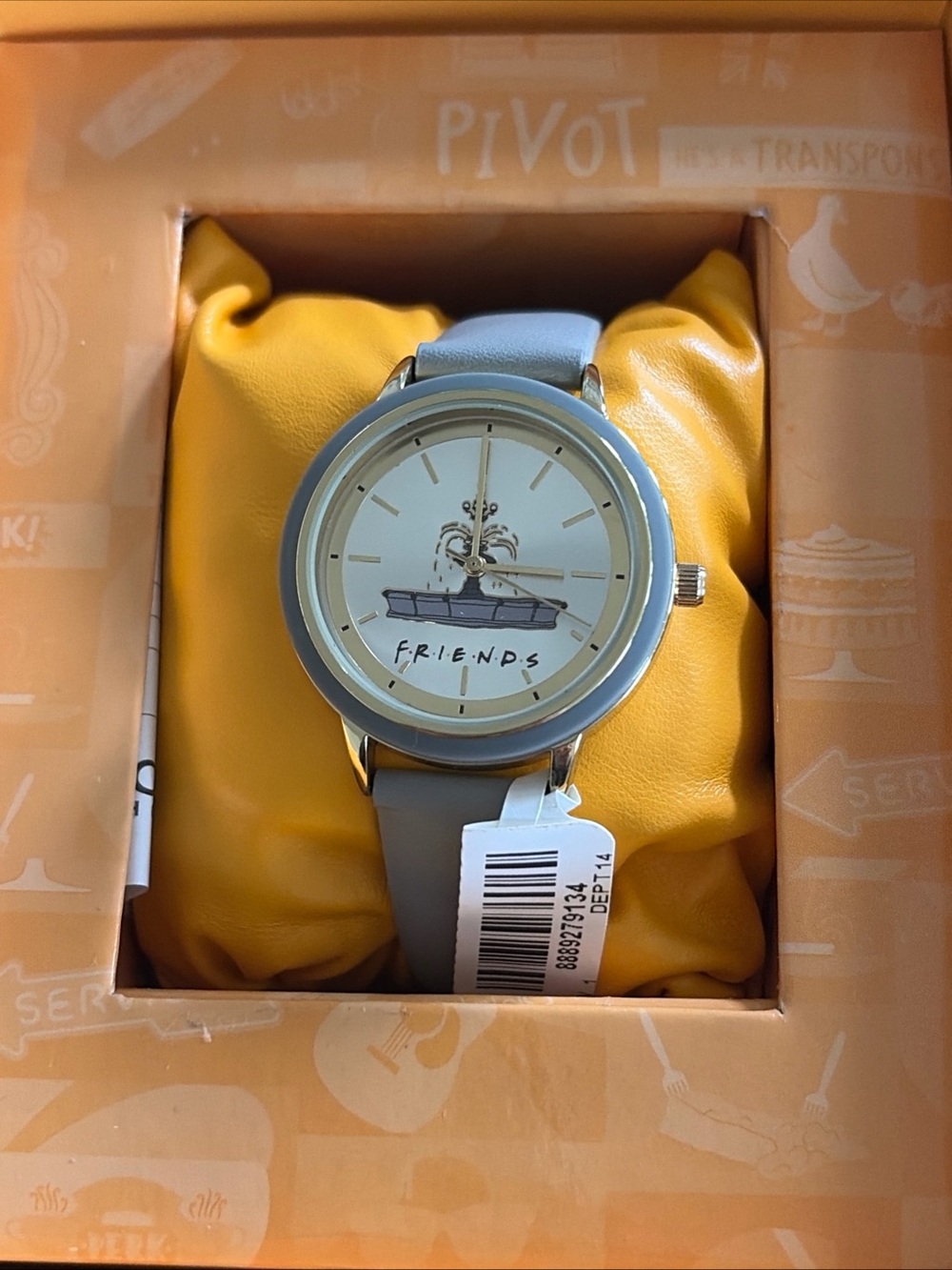 Friends Special Edition Strap Watch Neutral Grey Fountain TV Show Limited EDT - Picture 4 of 4